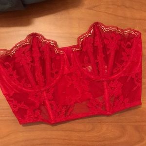 Victoria’s Secret Scalloped Lace Bustier